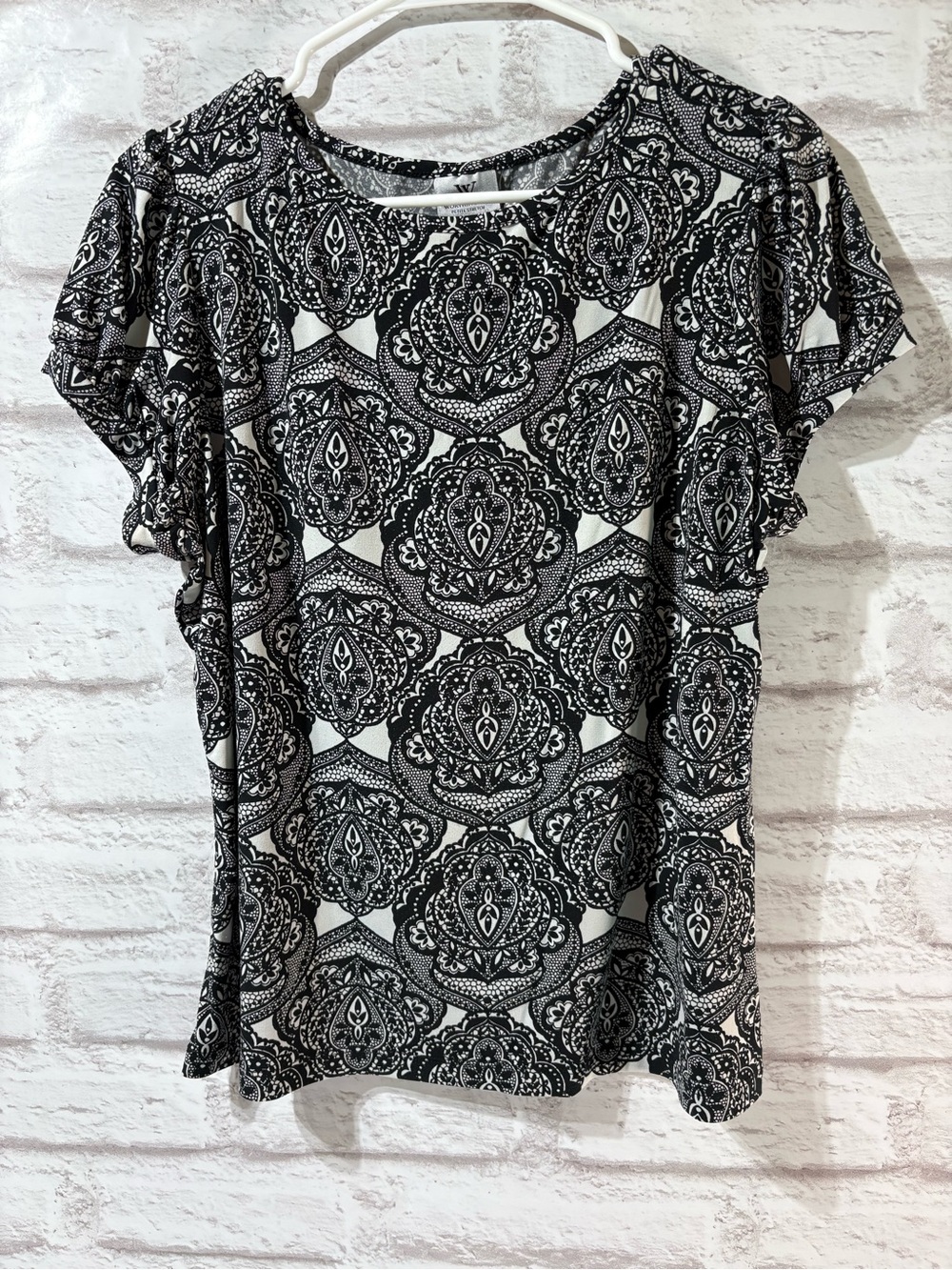 Worthington Black & White Paisley Print Short Sleeve Top